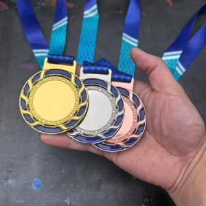 HUY CHƯƠNG TV TRƠN VIỀN